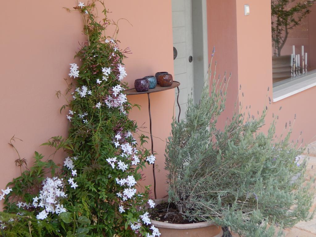 Slow Living Beautiful Villa Rafina  Bagian luar foto